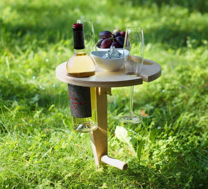 Weintisch für Picknick mit klappbarer Platte